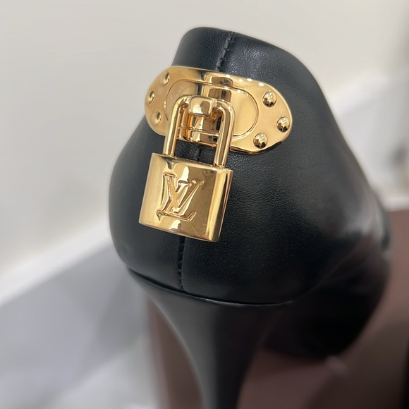 Louis Vuitton Heels - Picture 3 of 5
